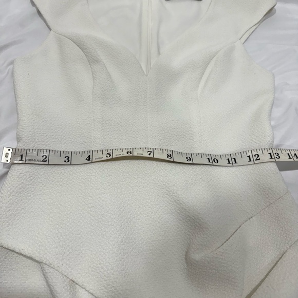 Black Halo white texture cap sleeve zip up Peplum Dress - Picture 14 of 16